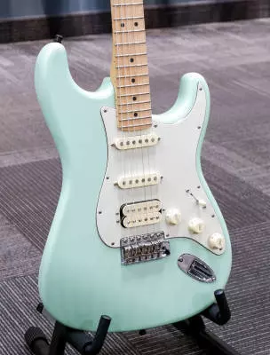 Fender - American Performer Stratocaster, HSS Maple Fingerboard - Satin Surf Green 2